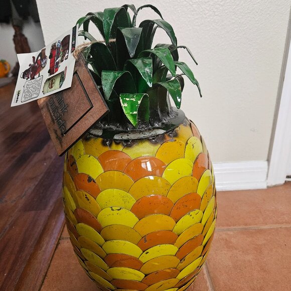 RARE THINK OUTSIDE PINEAPPLE HAND WELDED METAL ART WINE COOLER BEVERAGE HOLDER - Picture 3 of 16